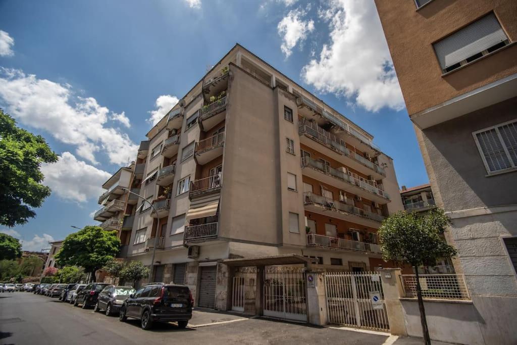 Homely - Spacious In Gianicolo District Apartment *