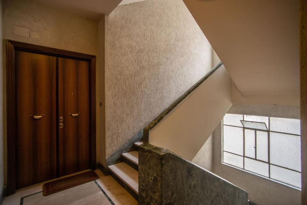 Homely - Spacious In Gianicolo District Apartment
