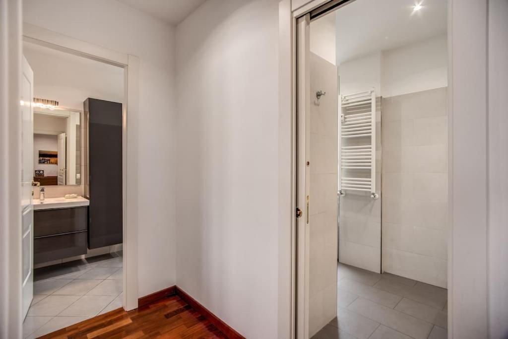 Apartment Homely - Spacious In Gianicolo District